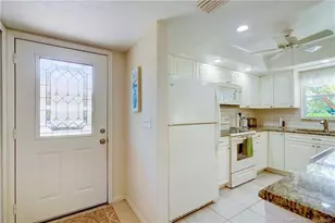 2950 SE Ocean Blvd, Stuart, FL 34996 - Photo 9