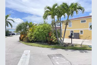 173 Nettles Boulevard, Jensen Beach, FL 34957 - Photo 3