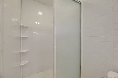 5225 NE 5th Avenue, Oakland Park, FL 33334 - Photo 11