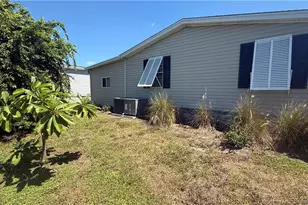 7102 SE Yellowood Ln, Stuart, FL 34994 - Photo 33