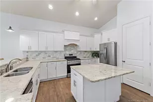 942 SW 27th St, Palm City, FL 34990 - Photo 3