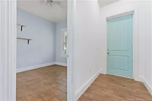 942 SW 27th St, Palm City, FL 34990 - Photo 15