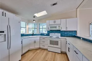 4718 SE Balsawood Terrace, Stuart, FL 34997 - Photo 9