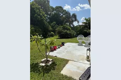 7061 SE Birchwood Lane, Stuart, FL 34997 - Photo 15