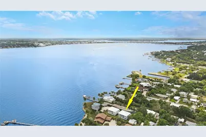 1023 NE Orange Avenue, Jensen Beach, FL 34957 - Photo 17