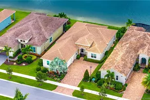 9122 SW Pepoli Way, Port Saint Lucie, FL 34987 - Photo 5