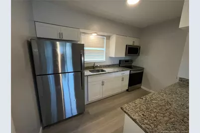 661 Hernando Street #6, Fort Pierce, FL 34949 - Photo 5