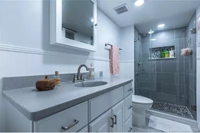 245 NE Macarthur Boulevard #18, Stuart, FL 34996 - Photo 3