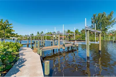 4674 SE Manatee Way, Stuart, FL 34997 - Photo 17