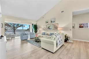 2560 NW Seagrass Dr, Palm City, FL 34990 - Photo 1