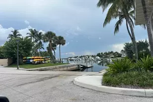 2001 SE Sailfish Point Blvd, Stuart, FL 34996 - Photo 31