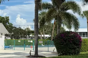 2929 SE Ocean Blvd, Stuart, FL 34996 - Photo 23