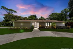 434 NE Acacia Pl, Jensen Beach, FL 34957 - Photo 3