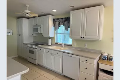 905 Nettles Boulevard, Jensen Beach, FL 34957 - Photo 17