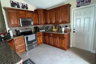 33604 Picciola Dr, Fruitland Park, FL 34731 - Photo 11