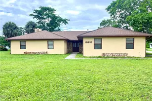 1025 SE 10th St, Stuart, FL 34996 - Photo 1