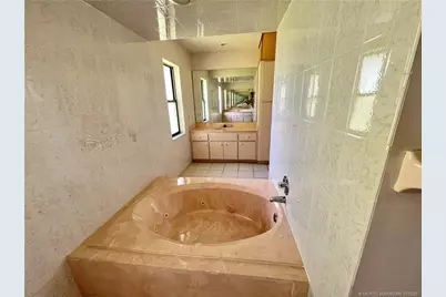 1025 SE 10th Street, Stuart, FL 34996 - Photo 11