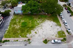 34 SE 6th St, Stuart, FL 34994 - Photo 1