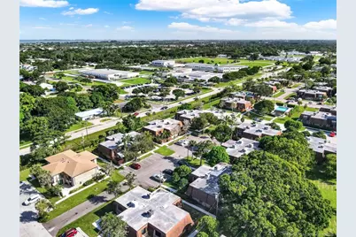 1458 N Lawnwood Circle #24C, Fort Pierce, FL 34950 - Photo 3