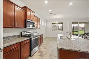 10558 SW Toren Wy, Port Saint Lucie, FL 34987 - Photo 9