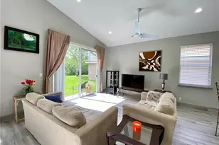 3198 SE Carrick Green Ct, Port Saint Lucie, FL 34952 - Photo 11