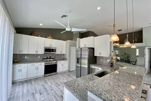 3198 SE Carrick Green Ct, Port Saint Lucie, FL 34952 - Photo 7