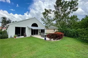 3198 SE Carrick Green Ct, Port Saint Lucie, FL 34952 - Photo 3