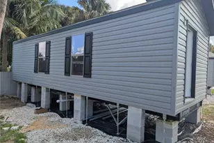 2423 NE Palm Ave, Jensen Beach, FL 34957 - Photo 15