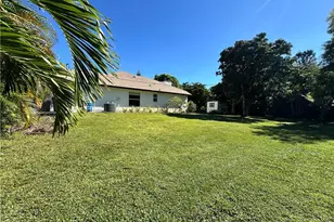 2097 SE Dranson Cir, Port Saint Lucie, FL 34952 - Photo 31