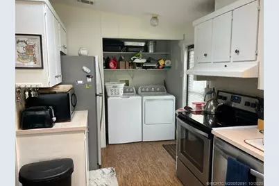 6201 Holly Lane, Lantana, FL 33462 - Photo 9