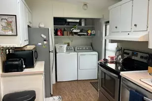 6201 Holly Ln, Lantana, FL 33462 - Photo 9