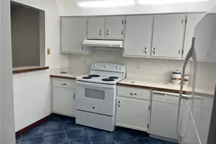 1290 SE Parkview Pl, Stuart, FL 34994 - Photo 11