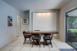 905 SE Flamingo Ave, Stuart, FL 34996 - Photo 9