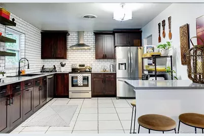 905 SE Flamingo Avenue, Stuart, FL 34996 - Photo 3