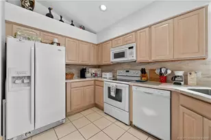 2223 NW Seagrass Dr, Palm City, FL 34990 - Photo 9