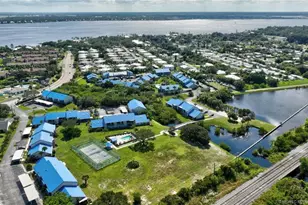 1421 NE 14th Ct, Jensen Beach, FL 34957 - Photo 11