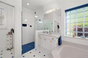 2227 SE Stonehaven Rd, Port Saint Lucie, FL 34952 - Photo 9