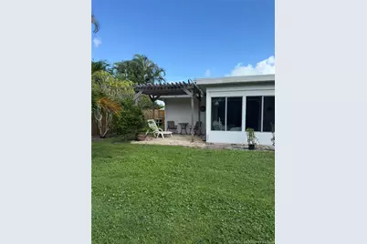 590 NE Lima Vias, Jensen Beach, FL 34957 - Photo 35