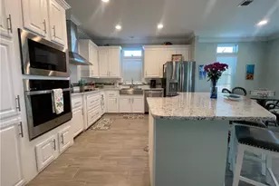 118 NE Bay Dr, Jensen Beach, FL 34957 - Photo 9