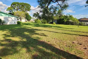 561 NW Floresta Dr, Port Saint Lucie, FL 34983 - Photo 5