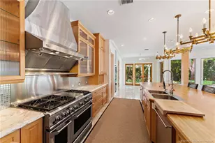 301 SE Harbor Point Dr, Stuart, FL 34996 - Photo 17