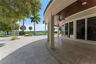 301 SE Harbor Point Dr, Stuart, FL 34996 - Photo 25