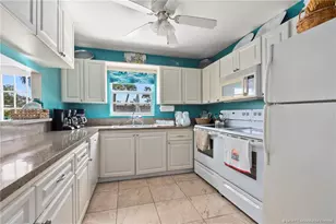 2929 SE Ocean Blvd, Stuart, FL 34996 - Photo 11