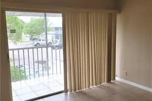 1526 SE Royal Green Cir, Port Saint Lucie, FL 34952 - Photo 11