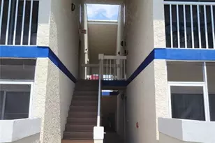 1526 SE Royal Green Cir, Port Saint Lucie, FL 34952 - Photo 7