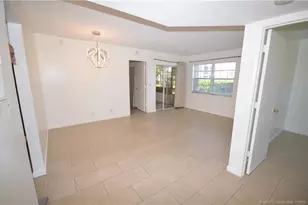 1566 SE Royal Green Cir, Port Saint Lucie, FL 34952 - Photo 7