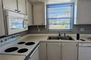 2929 SE Ocean Blvd, Stuart, FL 34996 - Photo 3