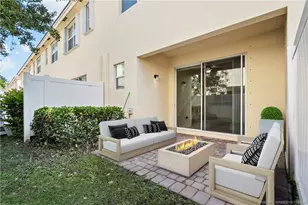 9512 SW Merlin Ct, Stuart, FL 34997 - Photo 7