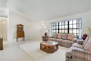 366 SW Eyerly Ave, Port Saint Lucie, FL 34983 - Photo 15