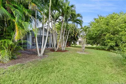 671 NW Red Pine Way, Jensen Beach, FL 34957 - Photo 39